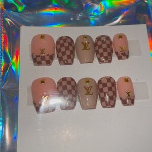 10 PC Hand Crafted Damier Nails NWT